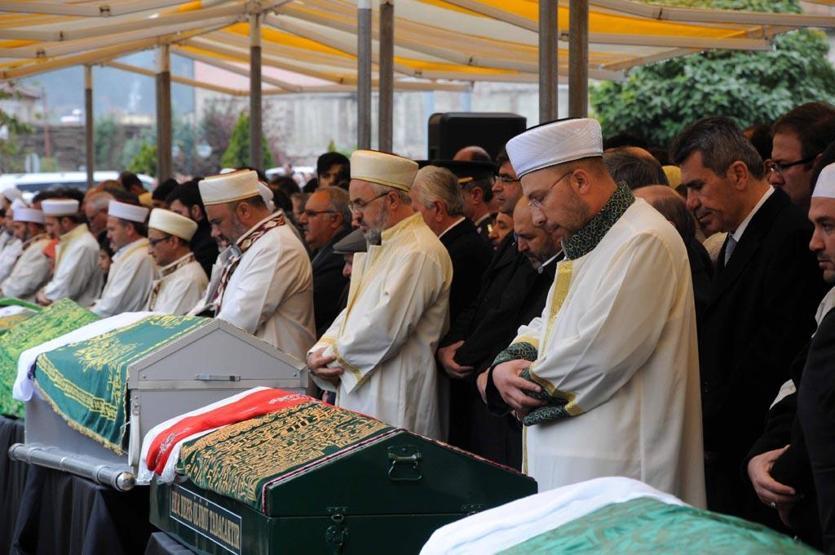 14 tarım işçisi son yolculuğuna uğurlandı