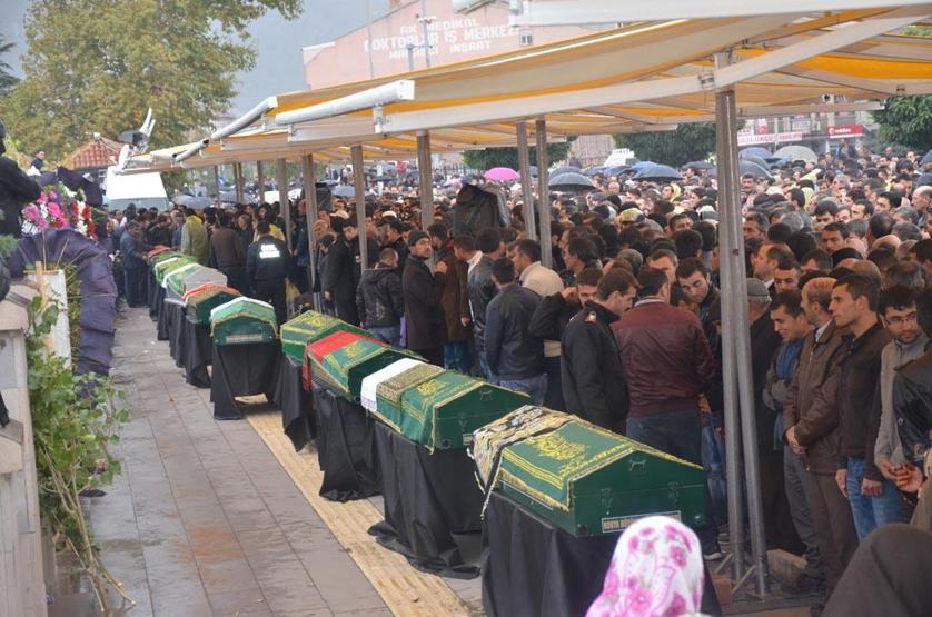 14 tarım işçisi son yolculuğuna uğurlandı