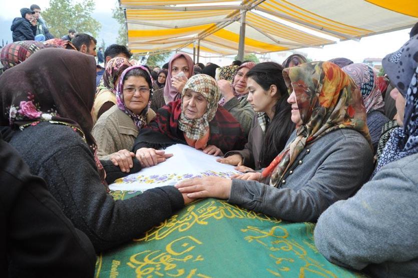 14 tarım işçisi son yolculuğuna uğurlandı