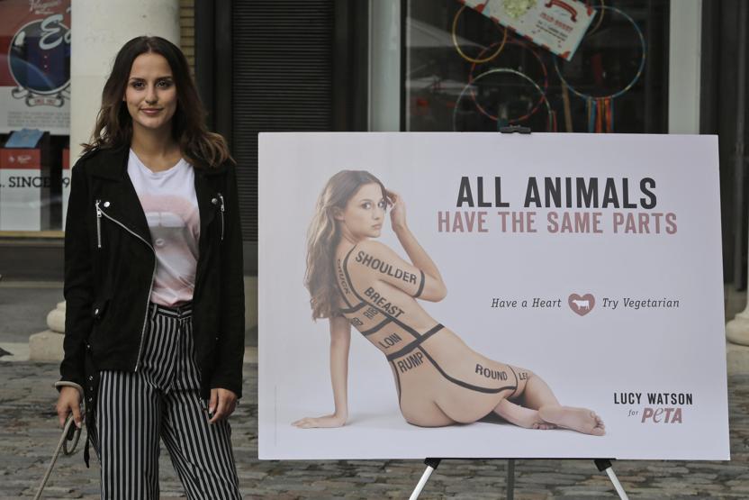 PETA eylemcileri hayvan hakları için soyundu