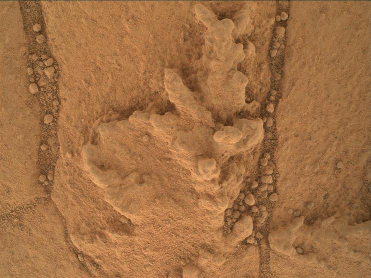 NASA Marstan yeni fotoğraflar yayınladı