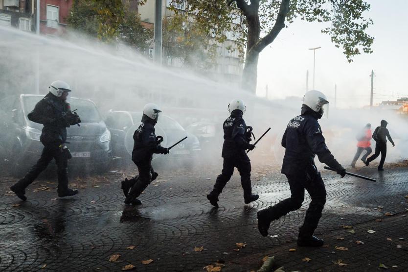 Brüksel yanıyor