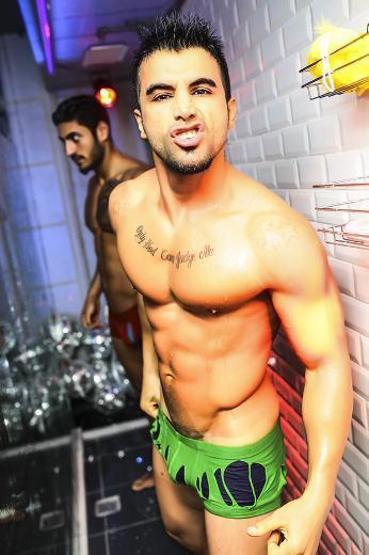 İçinde duş alınan gay kulüp