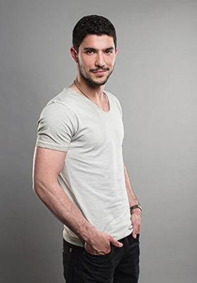 Sizce yılın en iyi dizi oyuncusu kim