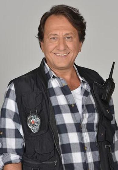 Sizce yılın en iyi dizi oyuncusu kim