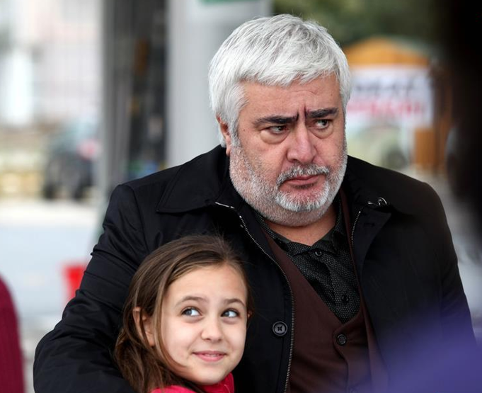 Sizce yılın en iyi dizi oyuncusu kim