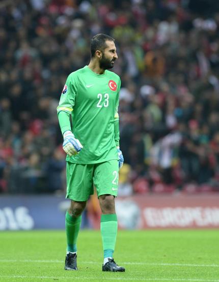 Seyirci ıslıkladı Volkan Demirel stadı terk etti