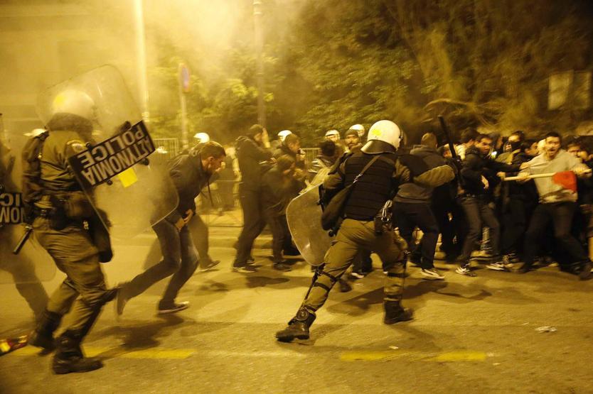Atina sokakları karıştı...