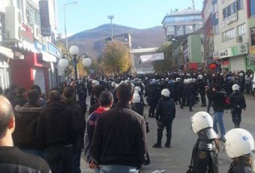 Tuncelide Başbakan Davutoğluna protesto