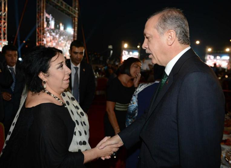 Nur Yerlitaş: Yolda suratıma tükürdüler