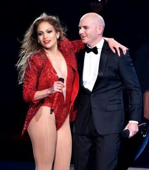 Jennifer Lopez geceye damgasını vurdu