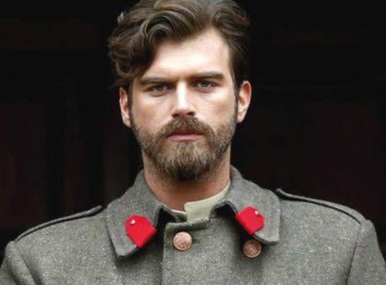 Kıvanç Tatlıtuğ hayranlarını üzecek