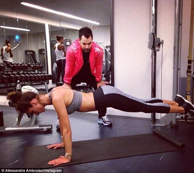Victorias Secret Melekleri böyle hazırlanıyor