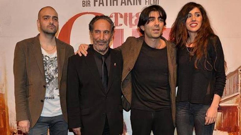 7 kişilik korumayla galaya katıldı