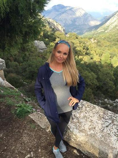 Ebru Şallıya Rus kadınlardan tepki yağdı