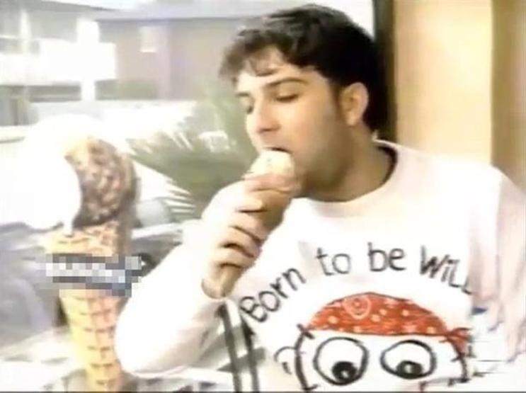 Tarkanın dondurma reklamı fotoğrafları