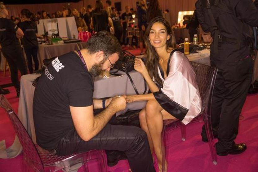 Victorias Secret şovunun perde arkası