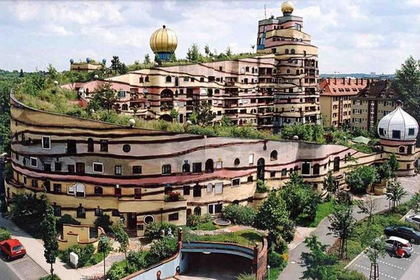 Dünyanın en tuhaf 10 binası ve ilginç öyküleri