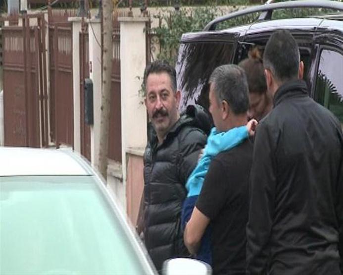 Cem Yılmazı eski eşi sakinleştirdi