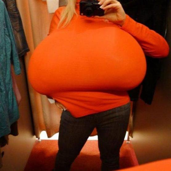 Göğüsleri tam 50 kilo