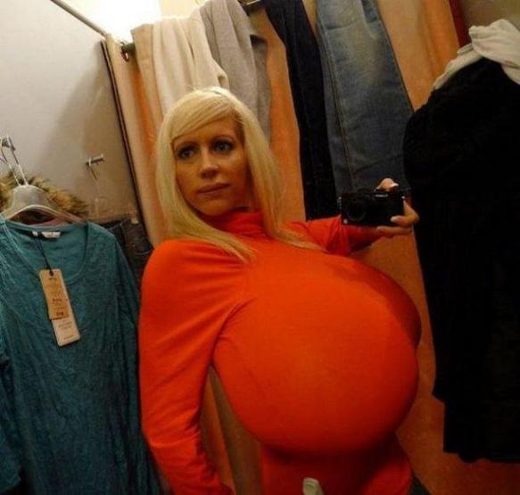 Göğüsleri tam 50 kilo