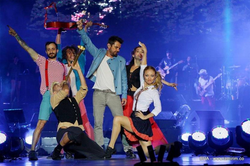 Ve Kazananın sunucusu oldu