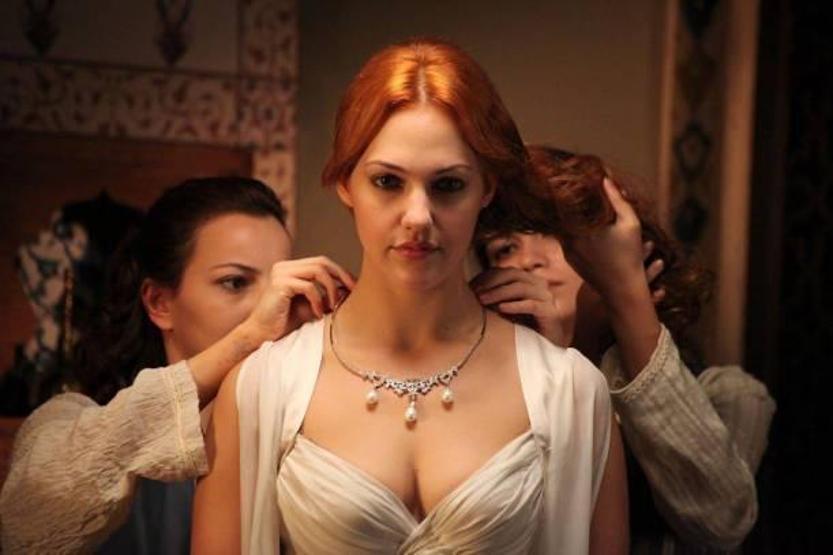 Meryem Uzerliye yeni dizi şoku