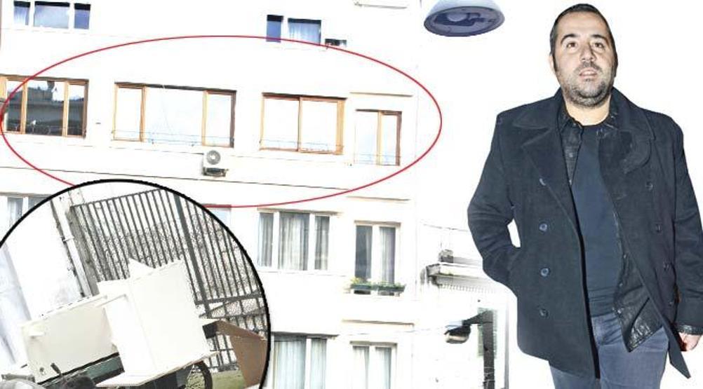 Ata Demirer evi boşalttı