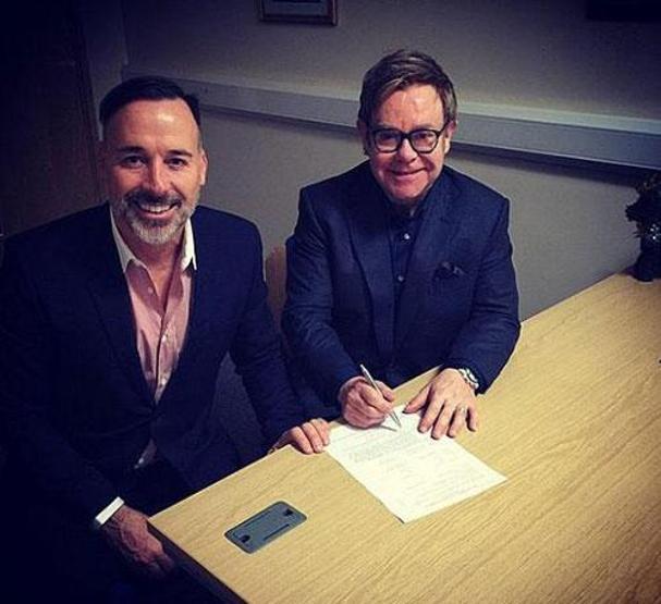 Elton John böyle evlendi