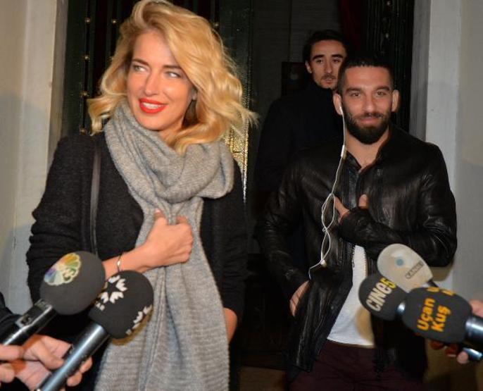 Arda Turan ile Burcu Esmersoy buluştu