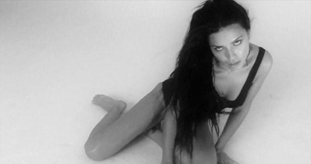 Adriana Limadan nefes kesen reklam