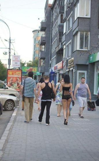 Yılın en acayip kıyafeti hangisi
