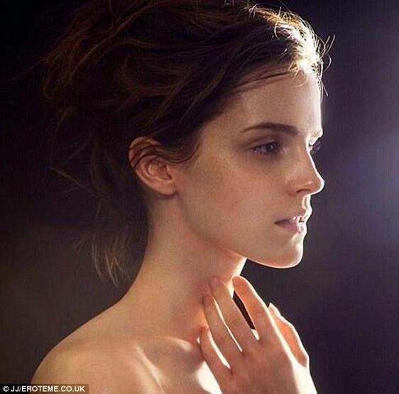 Emma Watsondan üstsüz sahne
