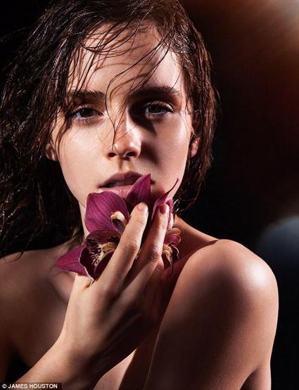 Emma Watsondan üstsüz sahne