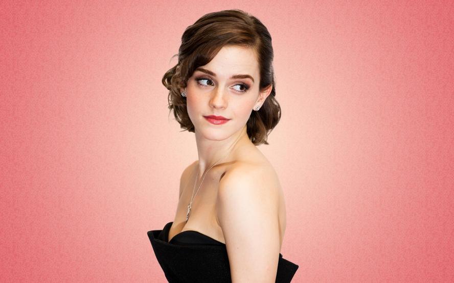 Emma Watsondan üstsüz sahne