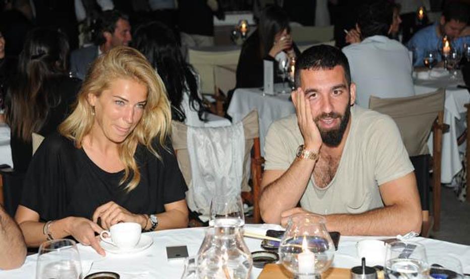 Arda Turandan Burcuya 150 bin TLlik jest