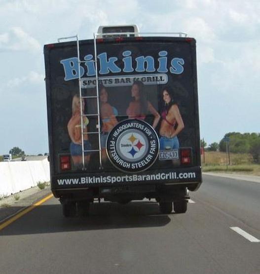 Bikini giymeyen çalışanını kovdu