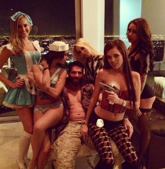 Instagramın Playboyu Dan Bilzerian: Evlenmek akıl işi değil