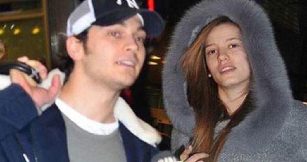Çağatay Ulusoy ve Serenay Sarıkaya tatilden döndü