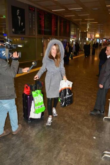 Çağatay Ulusoy ve Serenay Sarıkaya tatilden döndü