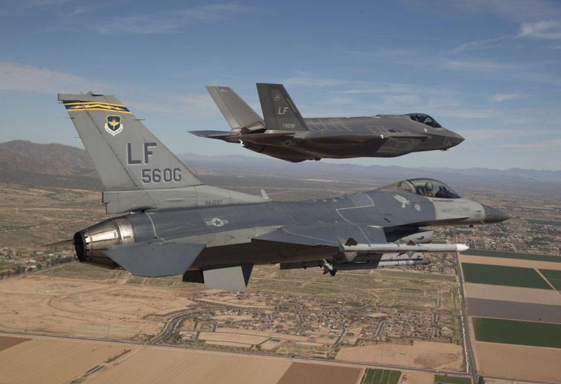 US Air Force askerlerinin çektiğin en ilginç fotoğraflar