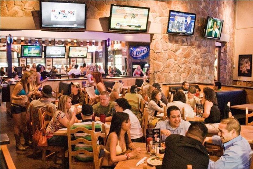 Bu restoranda bikini giyinmek zorunlu