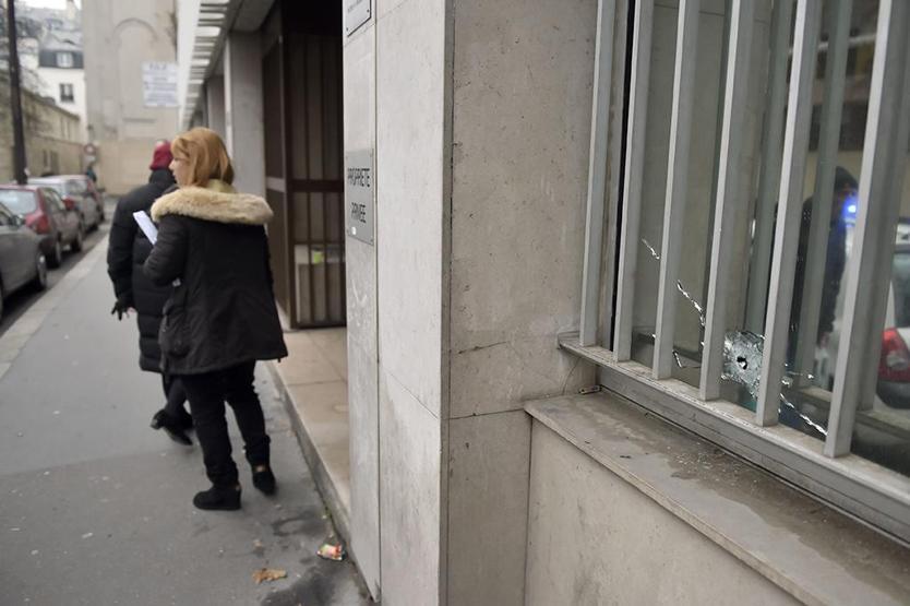 Pariste mizah dergisi Charlie Hebdoya silahlı saldırı