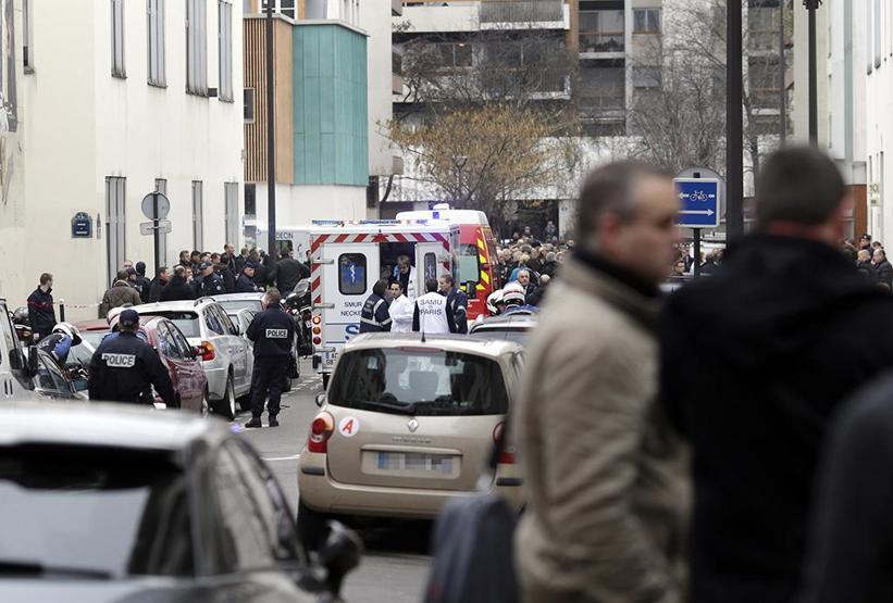 Pariste mizah dergisi Charlie Hebdoya silahlı saldırı