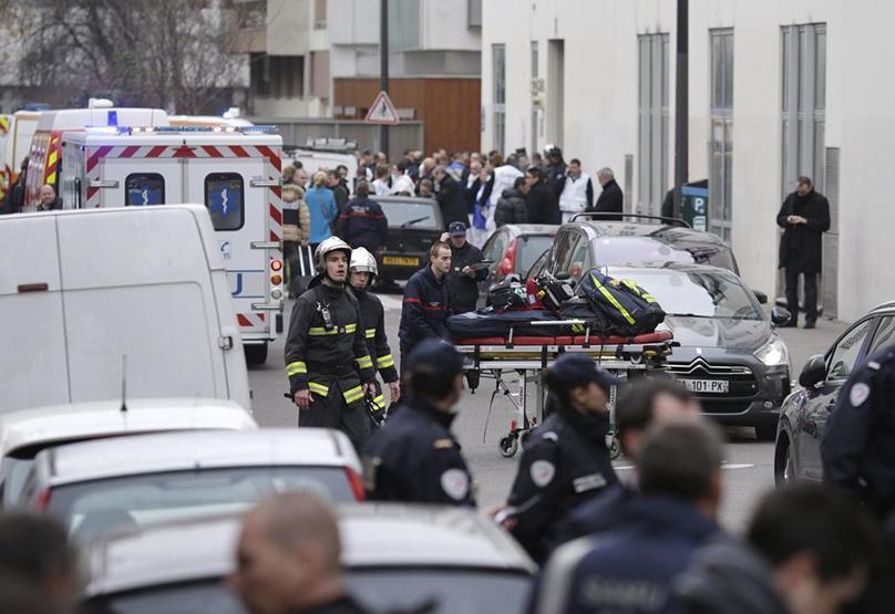 Pariste mizah dergisi Charlie Hebdoya silahlı saldırı