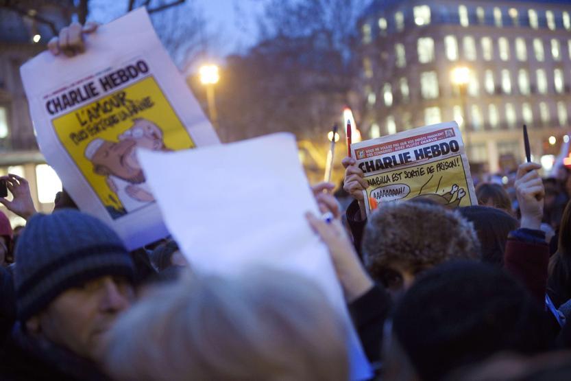 Dünyada on binlerce kişi Charlie Hebdo için meydanlarda