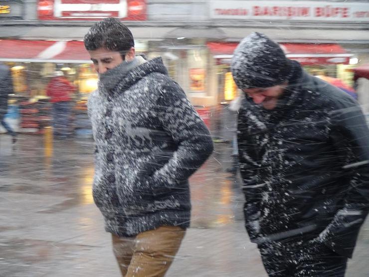 İstanbul buz kesti, sıcaklık eksi 9a düştü