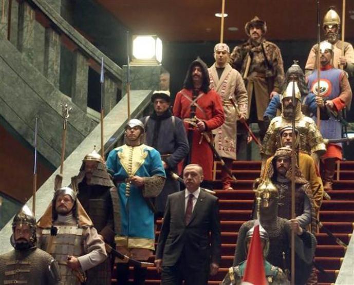 Saraydaki o fotoğraf için öneri askerden geldi