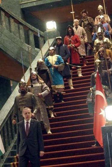 Saraydaki o fotoğraf için öneri askerden geldi