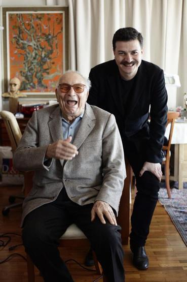 Yaşar Kemalin kahkaha atan ilk ve tek fotoğrafı